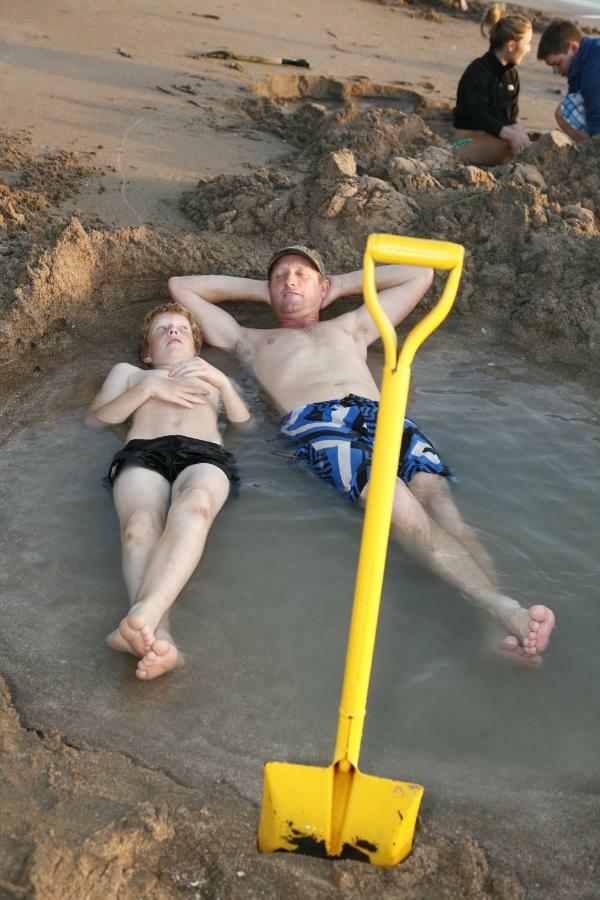 Hot Water Beach Bure Wai Hotwater Beach Екстериор снимка